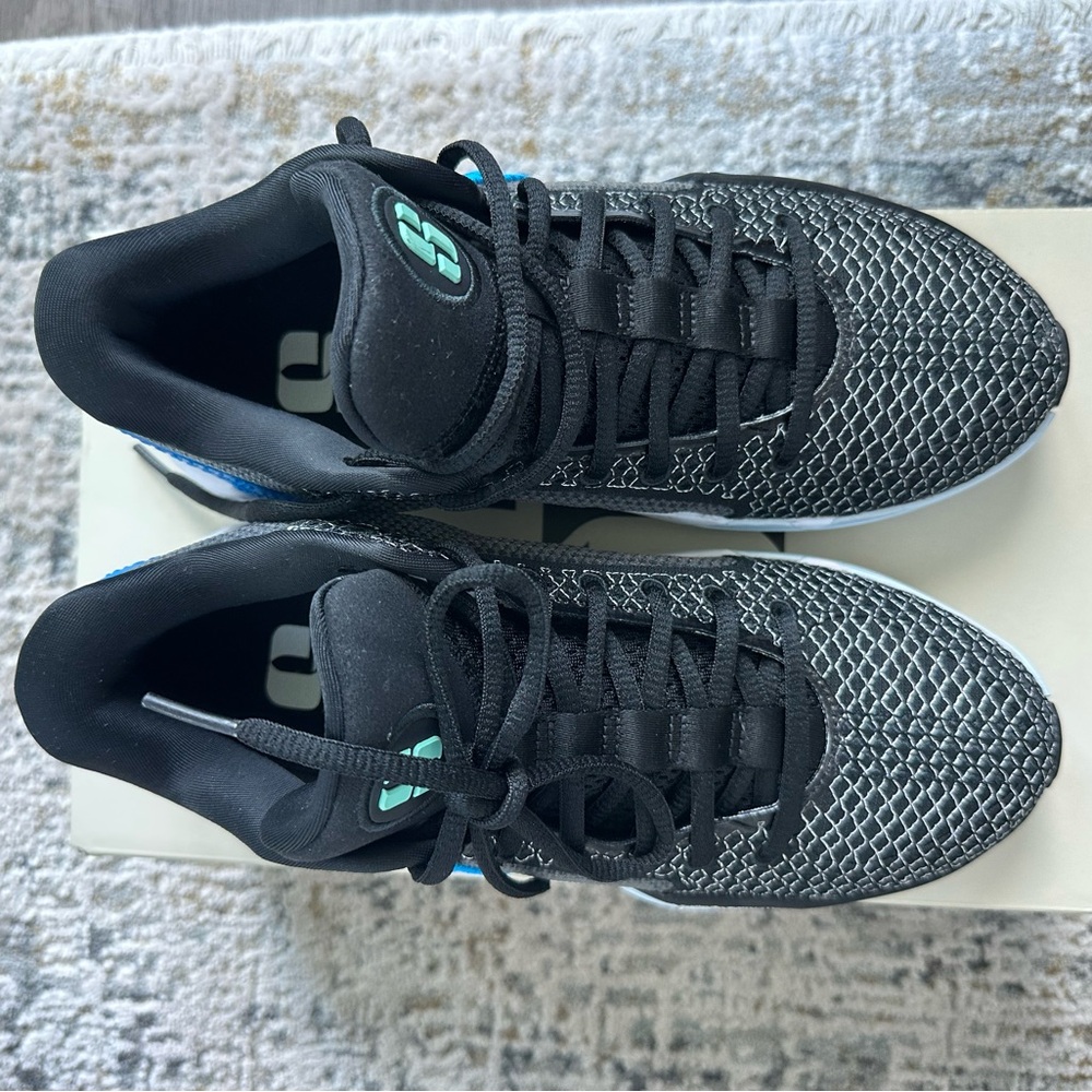 Black and Gray Women’s Athletic Shoes